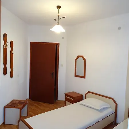 Guest house Petrovi *