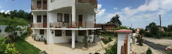 ゲストハウス Petrovi